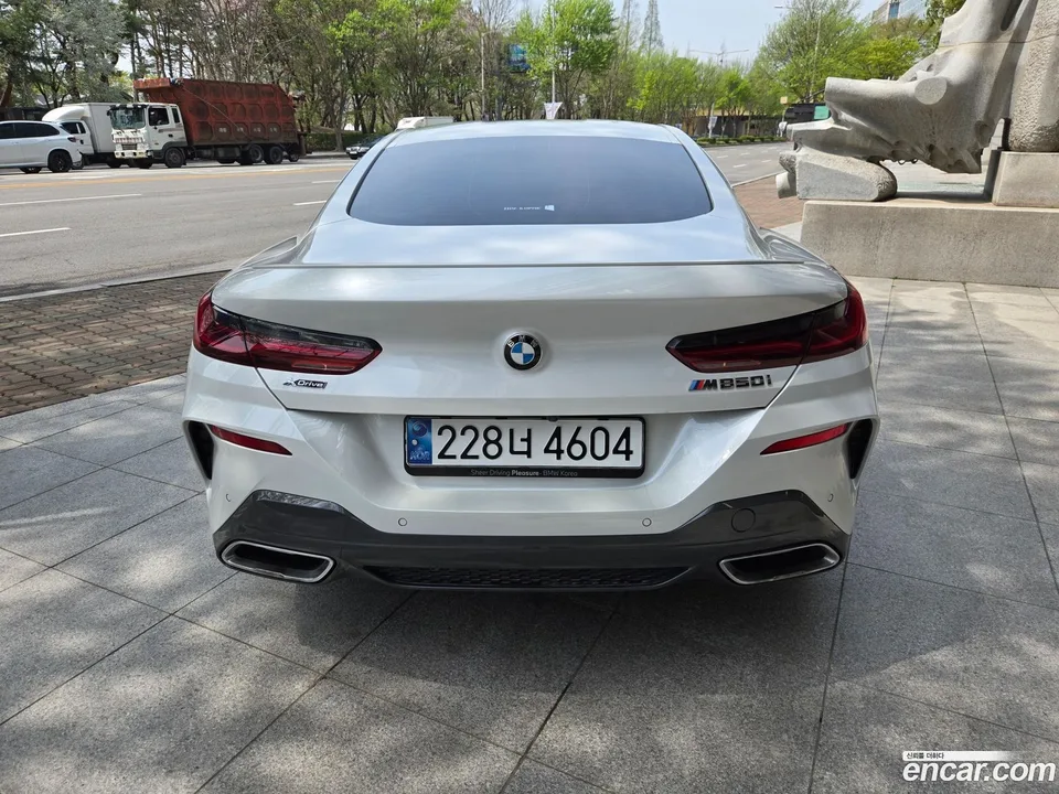 BMW 8 Series M850i xDrive 2024 — миниатюра 4