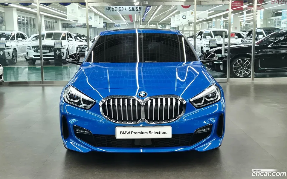 BMW 1 Series 120i M 2023 — миниатюра 2