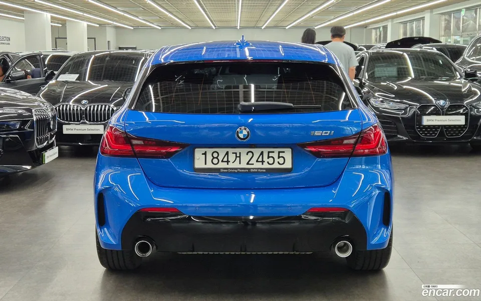 BMW 1 Series 120i M 2023 — миниатюра 3