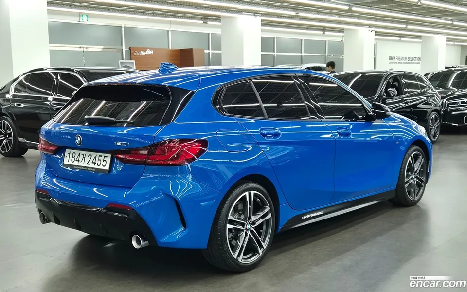 BMW 1 Series 120i M 2023 — миниатюра 4
