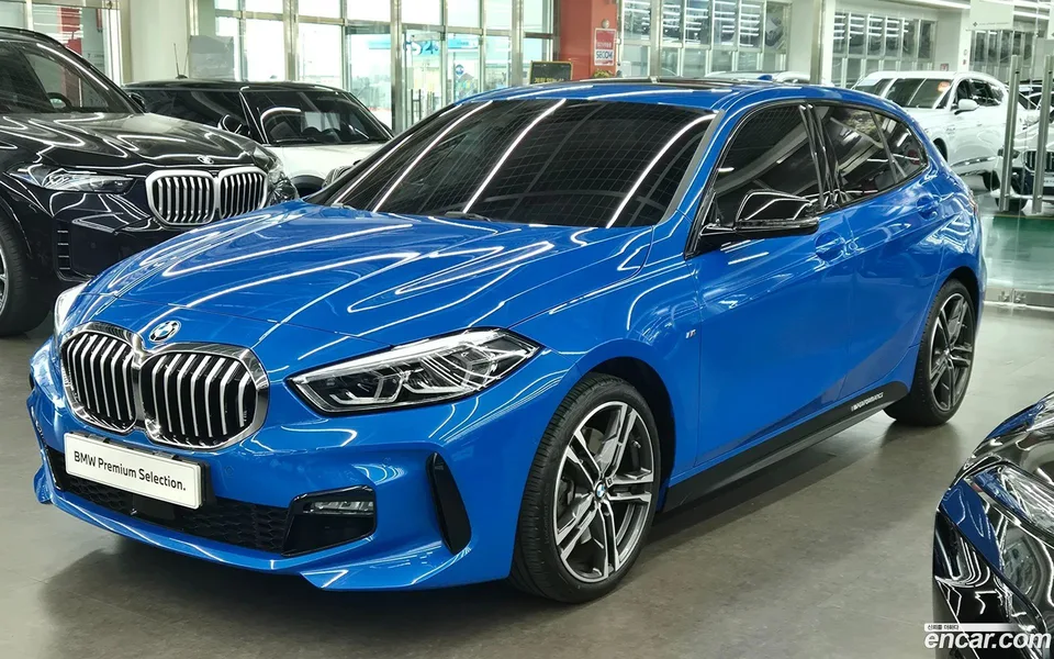 BMW 1 Series 120i M 2023 — фото 1, купить с доставкой в Москву