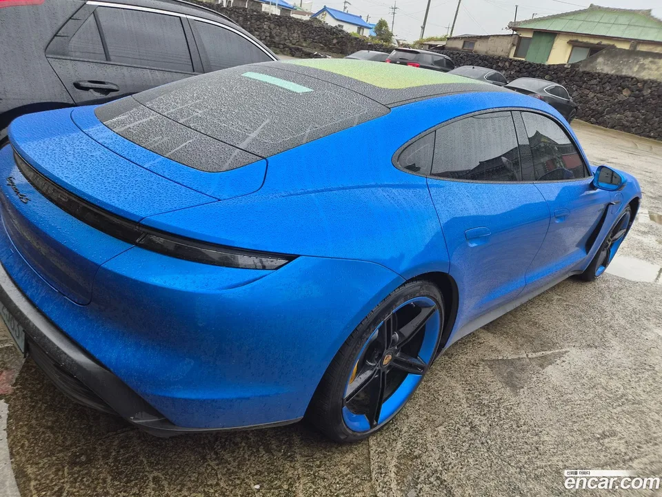 Porsche Taycan 4S 2022 — миниатюра 2