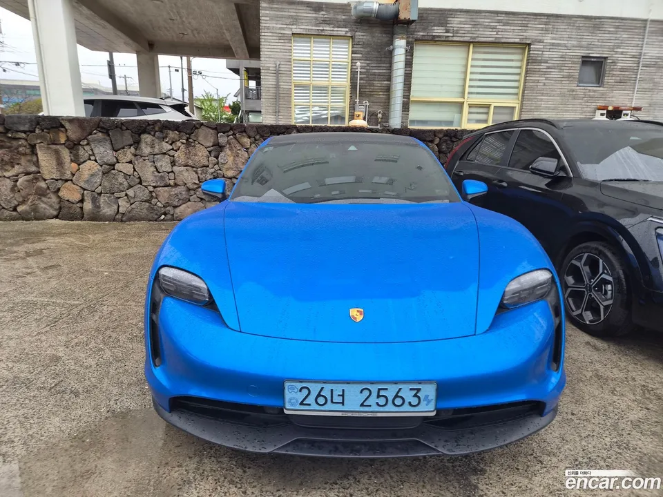 Porsche Taycan 4S 2022 — миниатюра 3