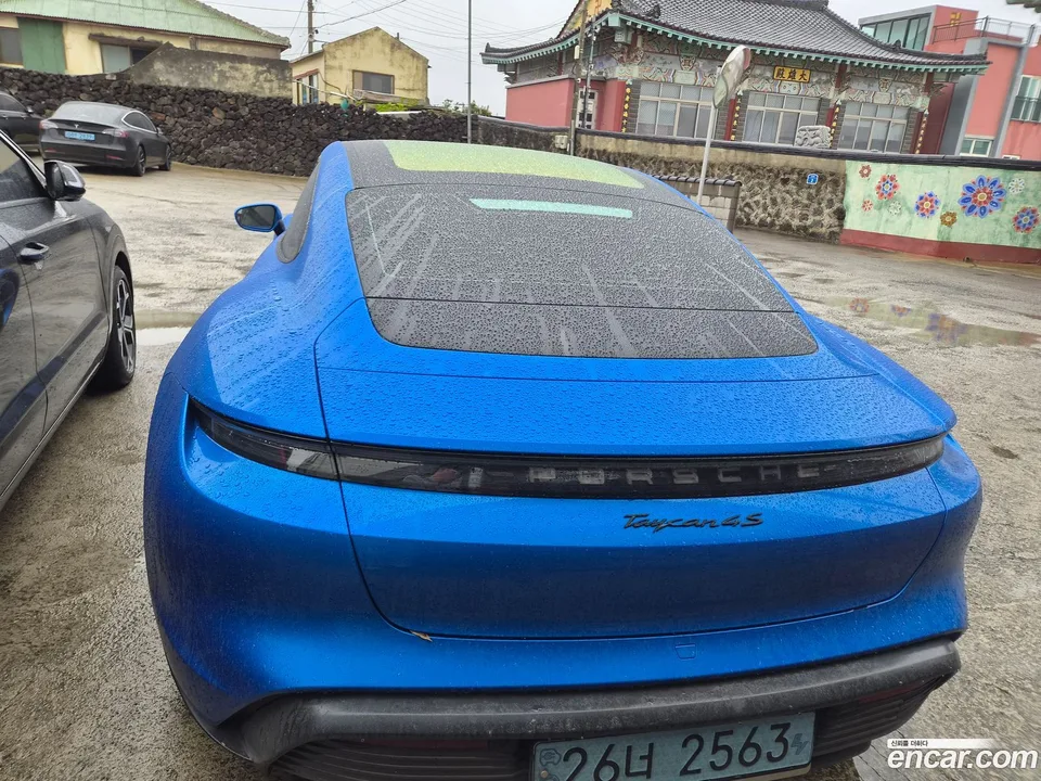 Porsche Taycan 4S 2022 — миниатюра 4