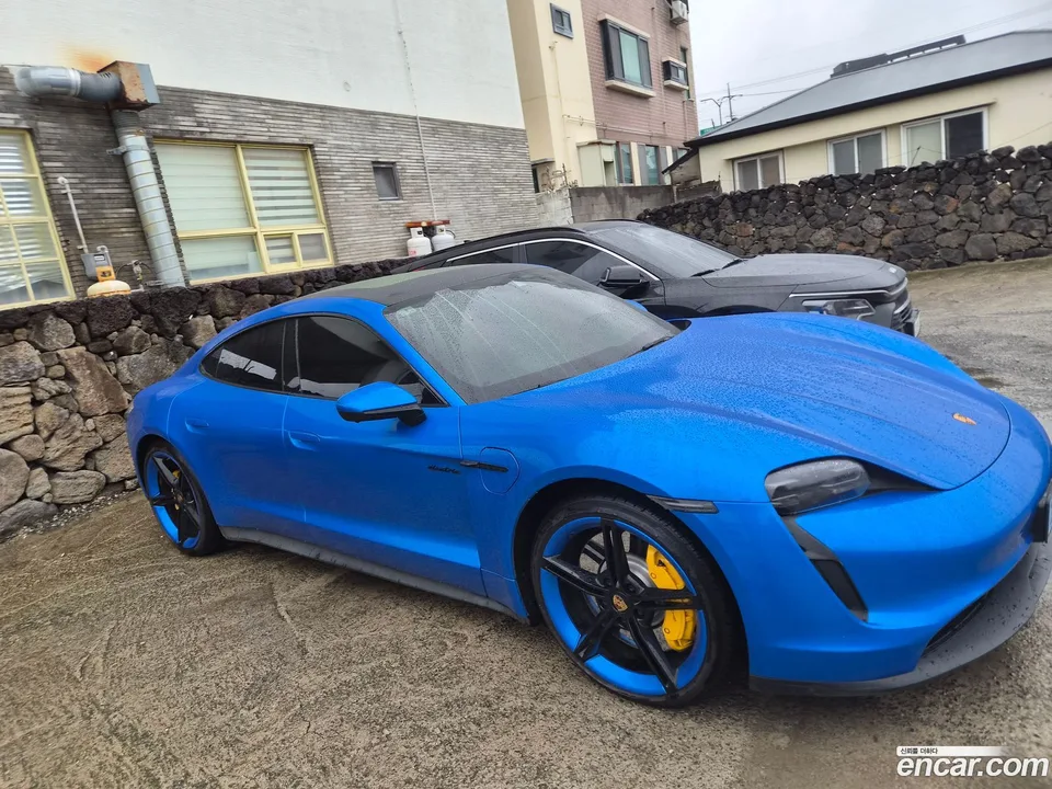 Porsche Taycan 4S 2022 — миниатюра 5