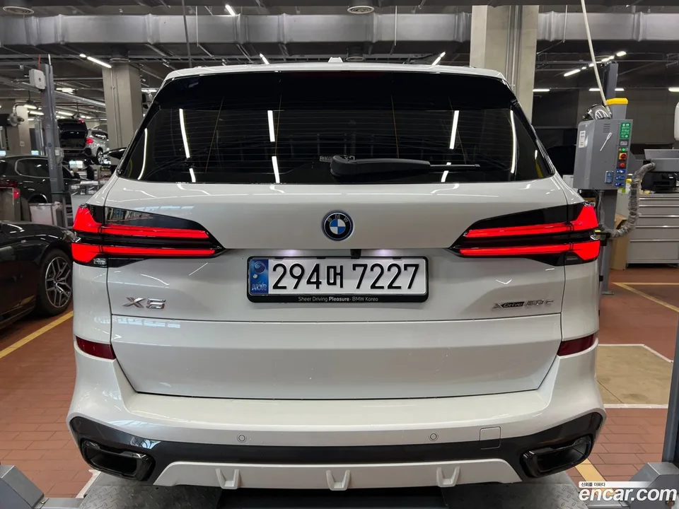 BMW X5 xDrive 50e M 2024 — миниатюра 2