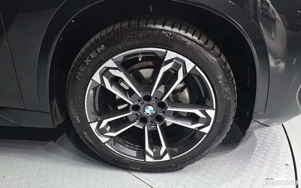 BMW X1 xDrive 20i M 2024 — миниатюра 5