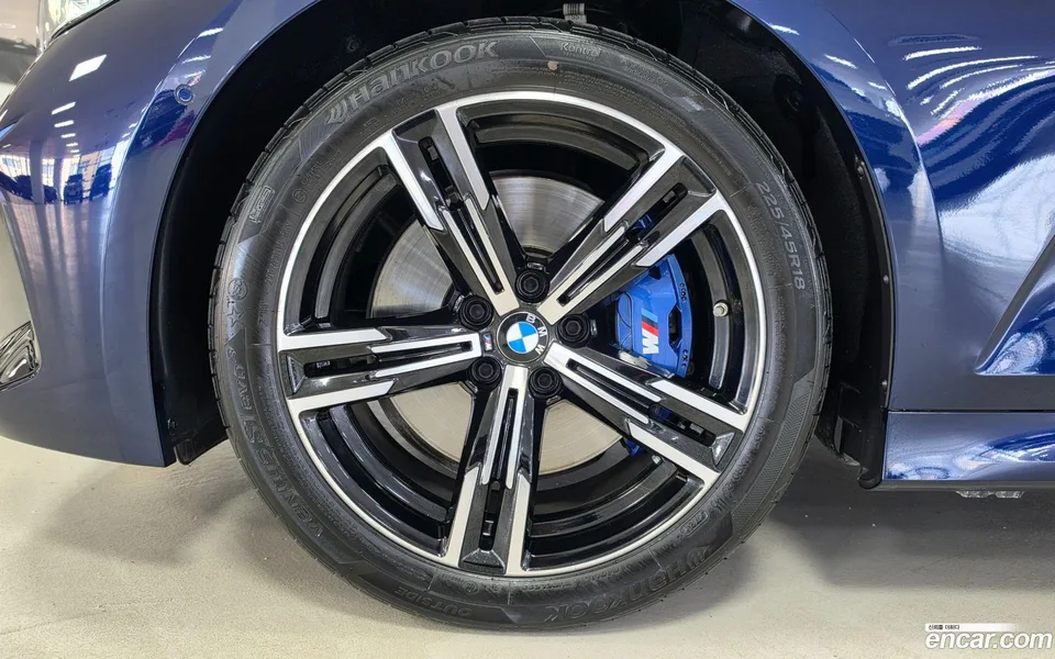 BMW 3 Series 320i M 2025 — миниатюра 5