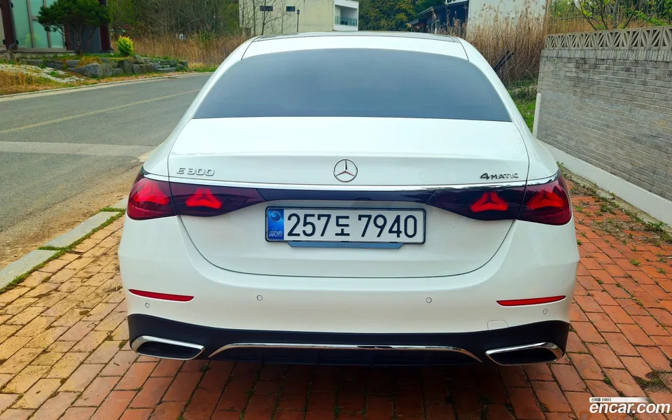 Mercedes-Benz E-Class E300 4MATIC AMG Line 2025 — миниатюра 4