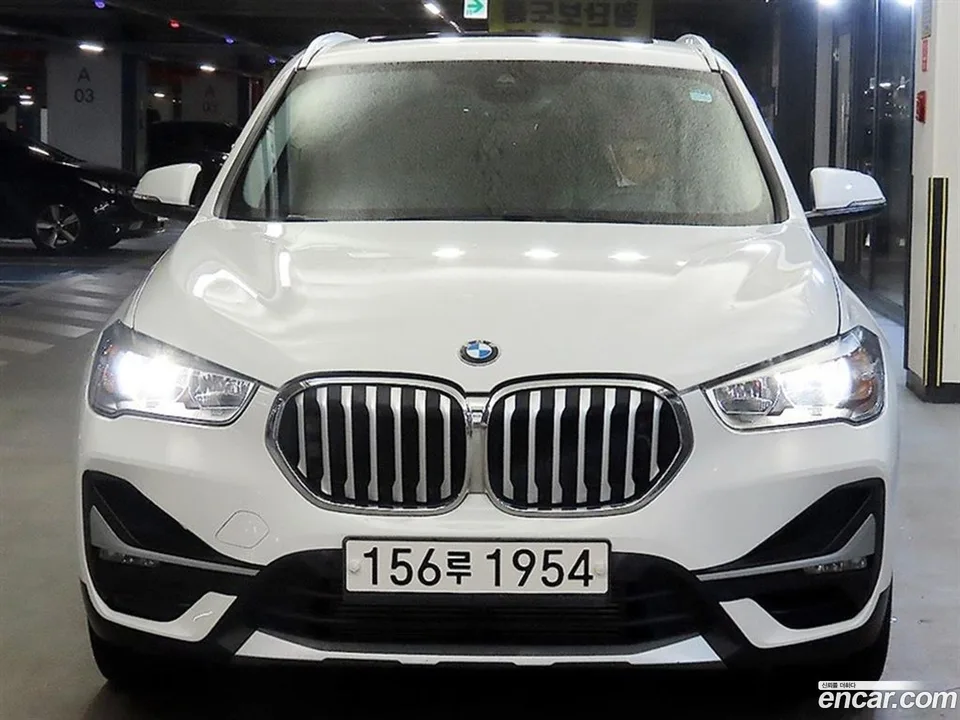 BMW X1 xDrive 20i xLine 2022 — миниатюра 2