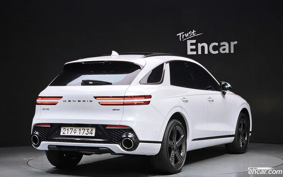 Genesis GV70 2.5T AWD 2023 — миниатюра 2