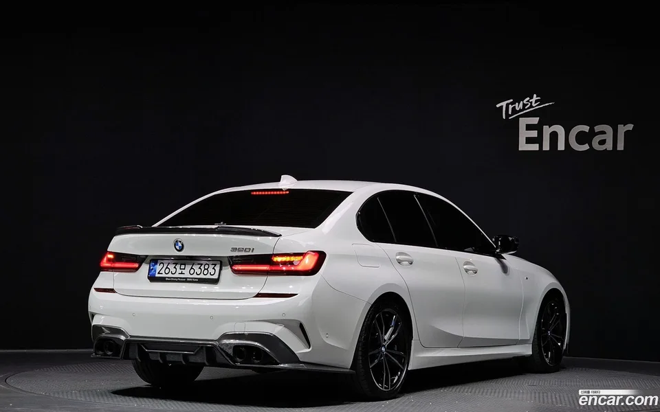 BMW 3 Series 320i M 2022 — миниатюра 2
