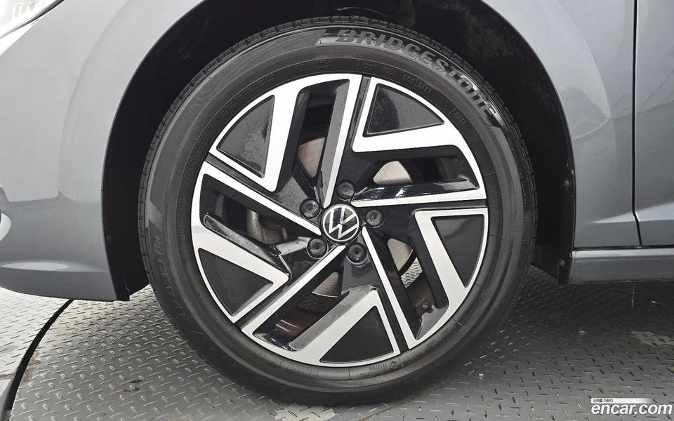 Volkswagen Jetta 1.5 TSI 2023 — миниатюра 5