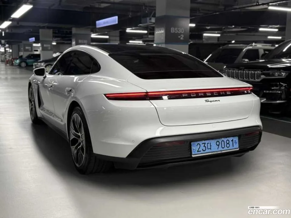 Porsche Taycan 2022 — миниатюра 3