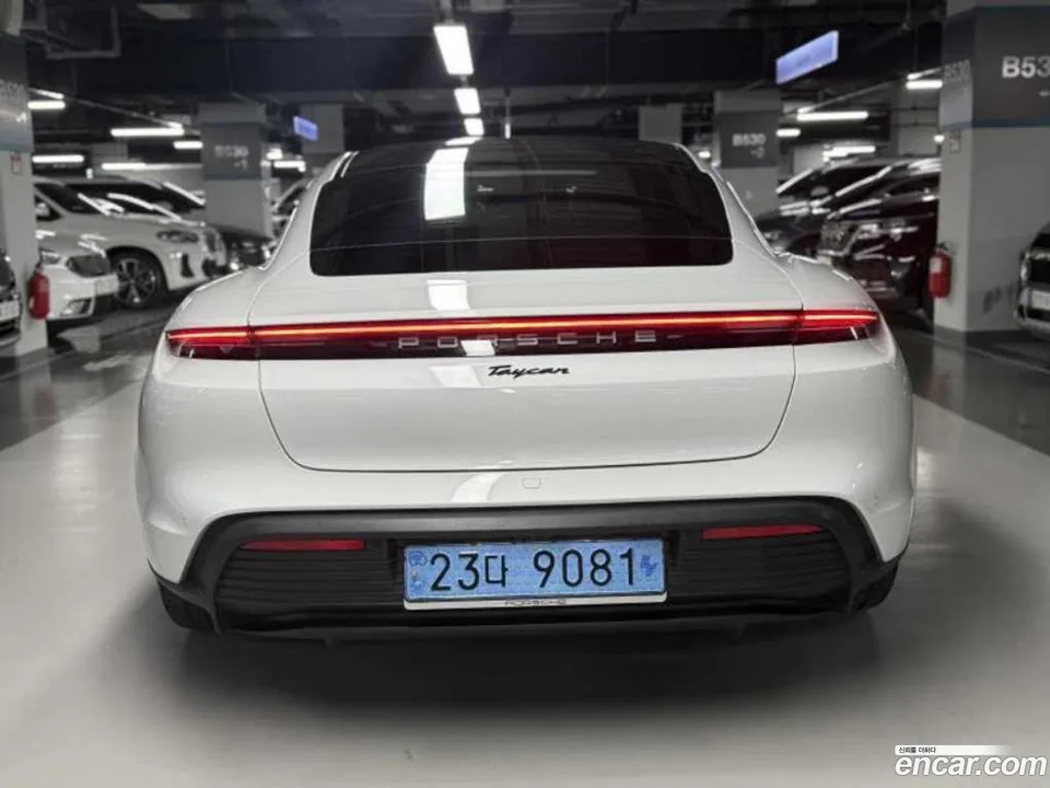 Porsche Taycan 2022 — миниатюра 4