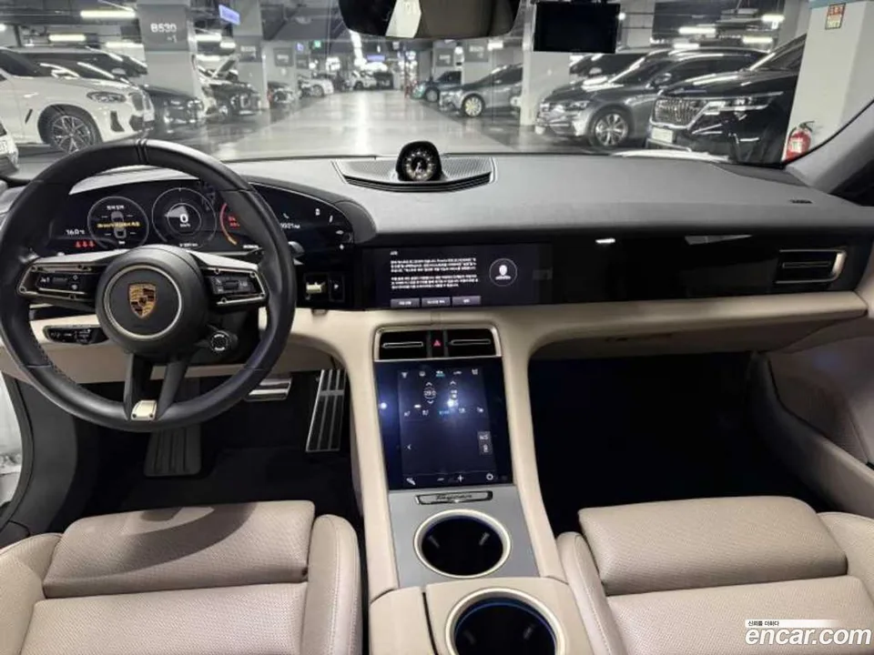Porsche Taycan 2022 — миниатюра 5