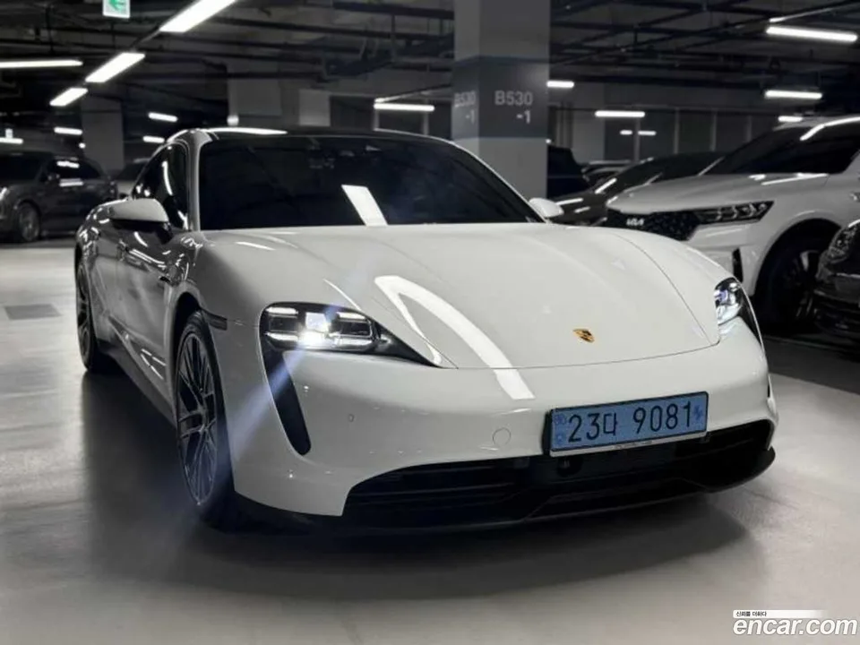 Porsche Taycan 2022 — фото 1, купить с доставкой в Москву