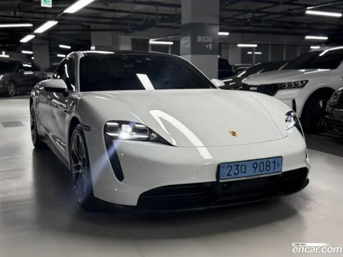 Porsche Taycan 2022 купить в Москве