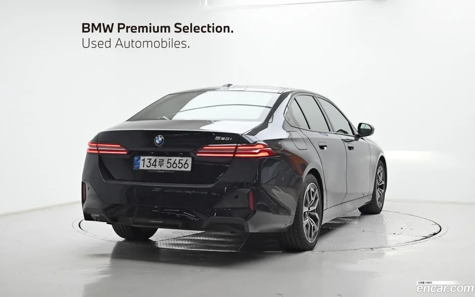 BMW 5 Series 520i M 2025 — миниатюра 2