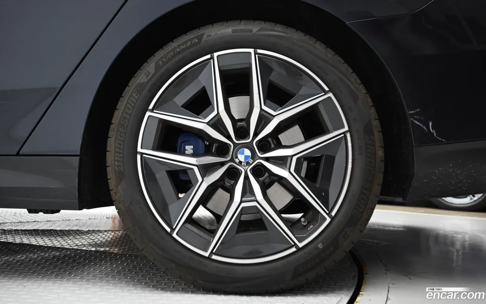 BMW 5 Series 520i M 2025 — миниатюра 5