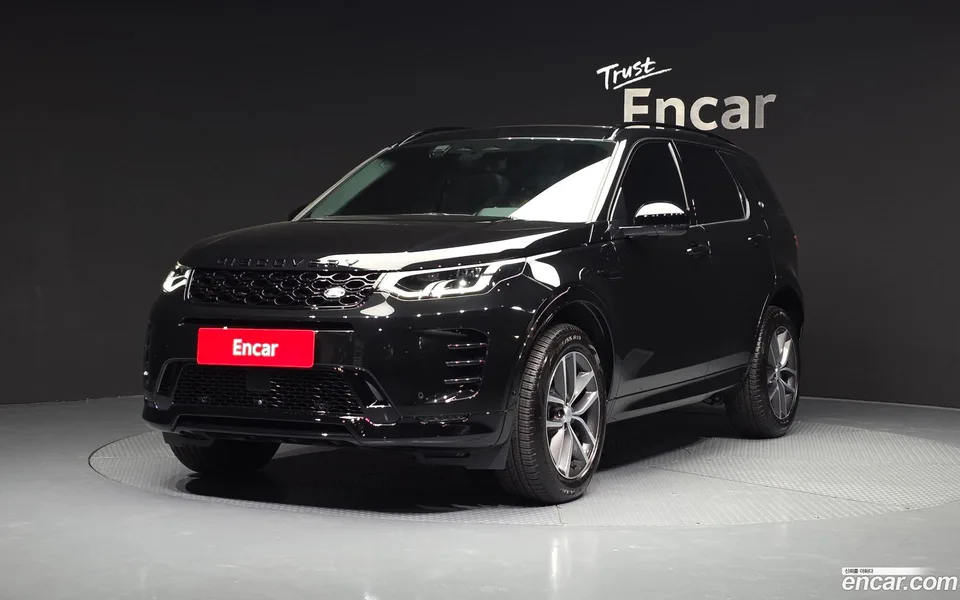 Land Rover Discovery Sport P250 SE 2025 — фото 1, купить с доставкой в Москву