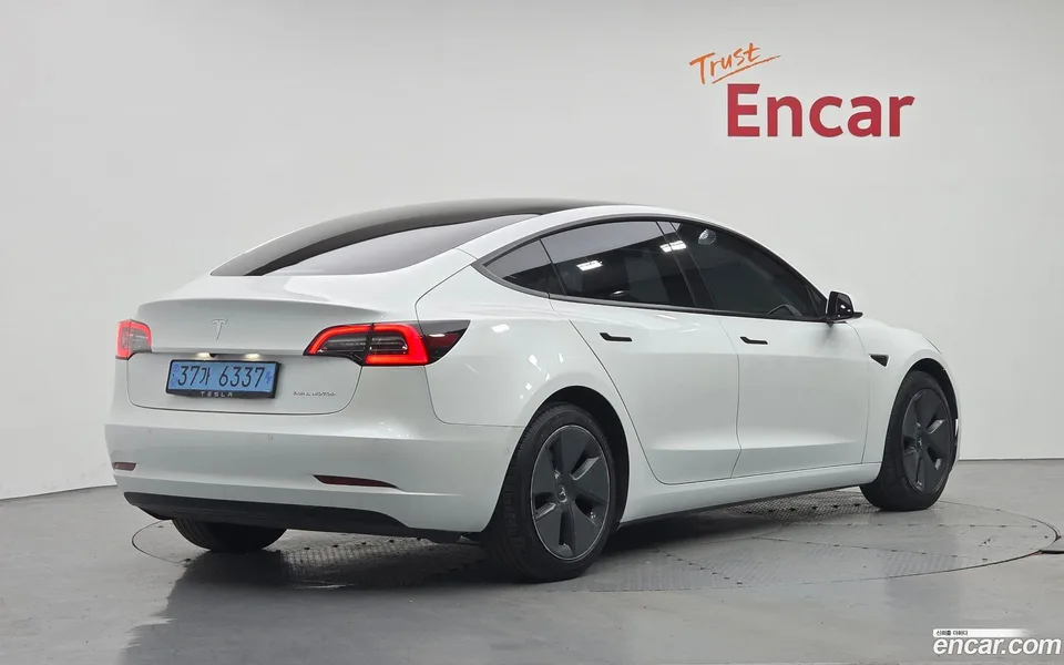 Tesla Model 3 AWD 2022 — миниатюра 2