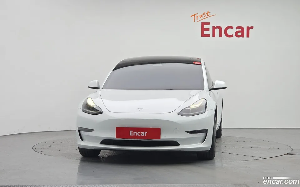 Tesla Model 3 AWD 2022 — миниатюра 3