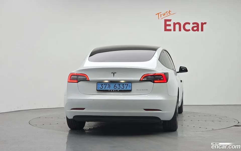 Tesla Model 3 AWD 2022 — миниатюра 4
