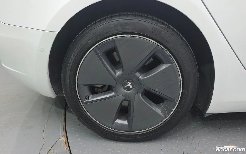 Tesla Model 3 AWD 2022 — миниатюра 5