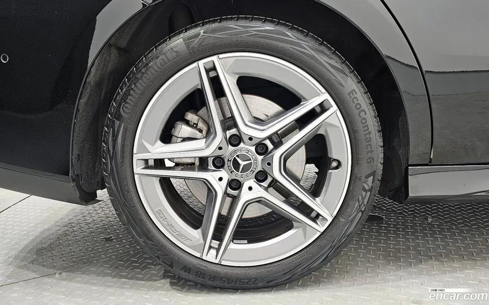 Mercedes-Benz CLA-Class CLA250 4MATIC 2024 — миниатюра 5