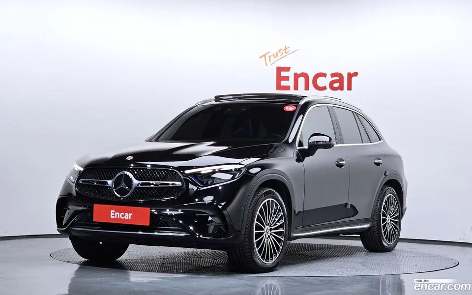 Mercedes-Benz GLC-Class GLC300 4MATIC AMG Line 2023 — фото 1, купить с доставкой в Москву