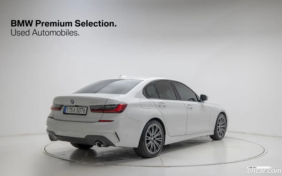 BMW 3 Series 320i M 2022 — миниатюра 2