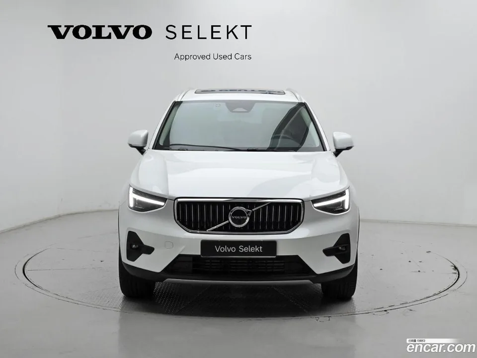 Volvo XC40 B4 2026 — миниатюра 3