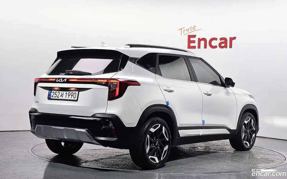 Kia Seltos 2.0 2WD 2023 — миниатюра 2