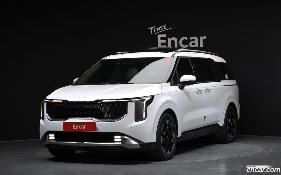 Kia Carnival 9 2025 — фото 1, купить с доставкой в Москву