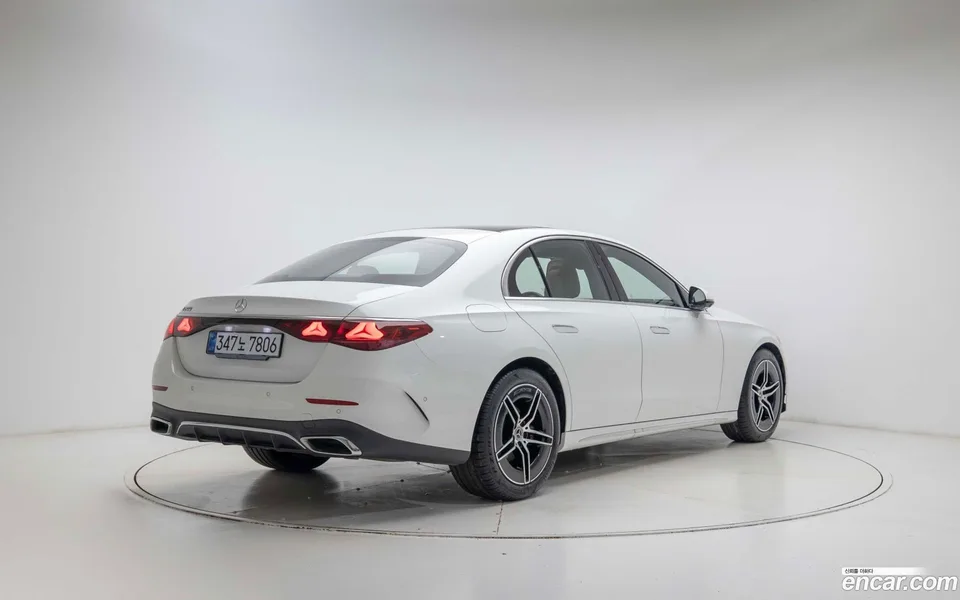 Mercedes-Benz E-Class E200 AMG Line 2025 — миниатюра 2