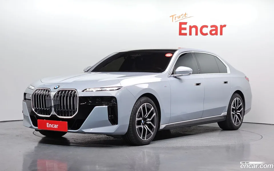 BMW 7 Series 740i xDrive M 2024 — фото 1, купить с доставкой в Москву