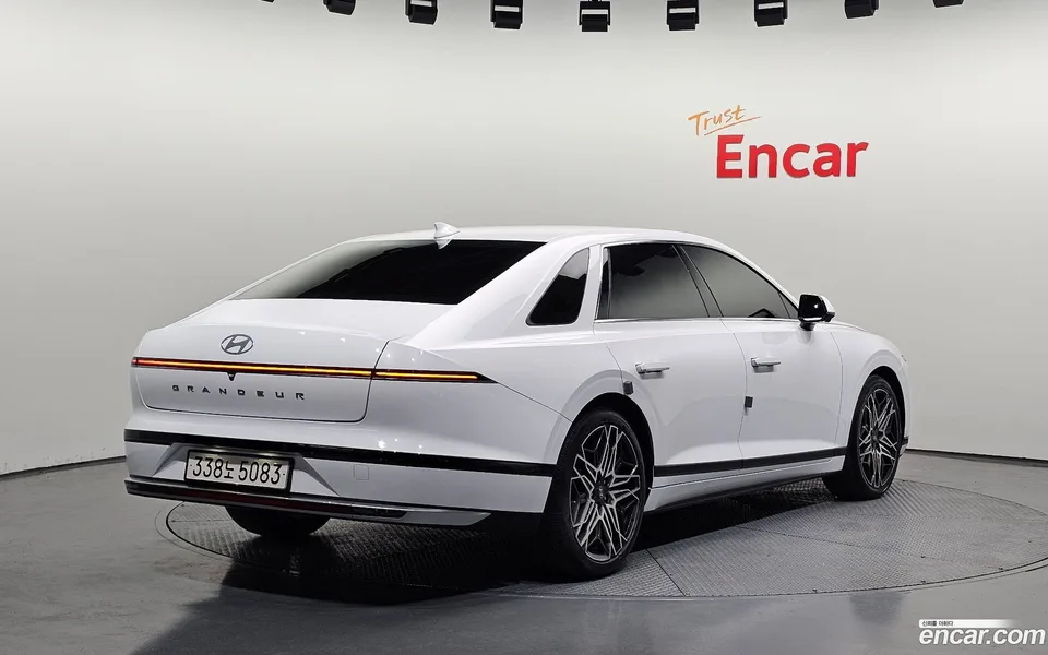 Hyundai Grandeur 2.5 2WD 2023 — миниатюра 2