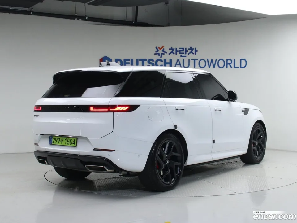 Land Rover Range Rover Sport P550E HSE 2025 — миниатюра 2
