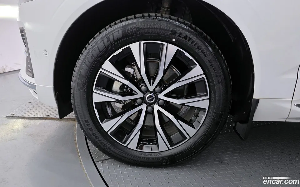 Volvo XC60 B5 2024 — миниатюра 5