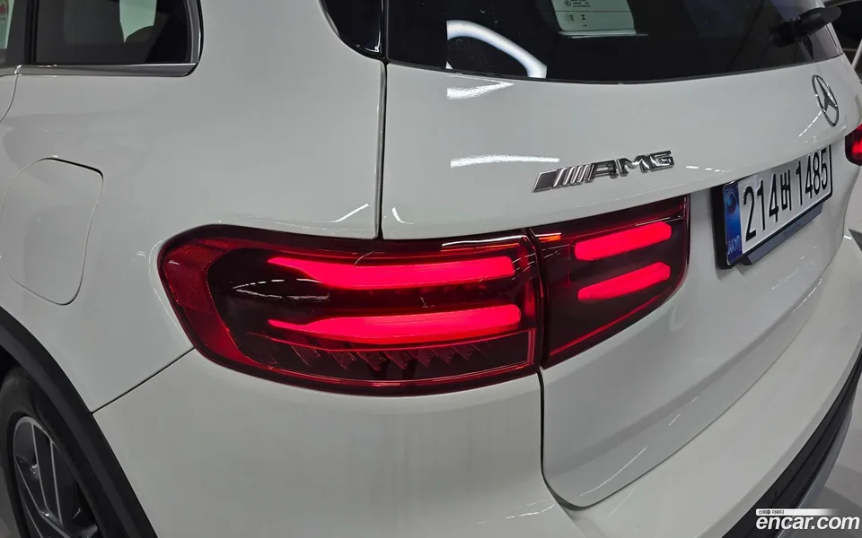 Mercedes-Benz GLB-Class AMG GLB35 4MATIC 2025 — миниатюра 3