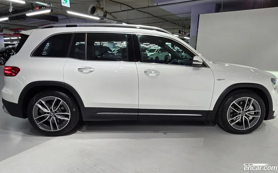 Mercedes-Benz GLB-Class AMG GLB35 4MATIC 2025 — миниатюра 4