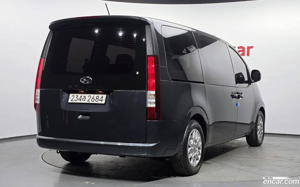 Hyundai Staria 9 2022 — миниатюра 2