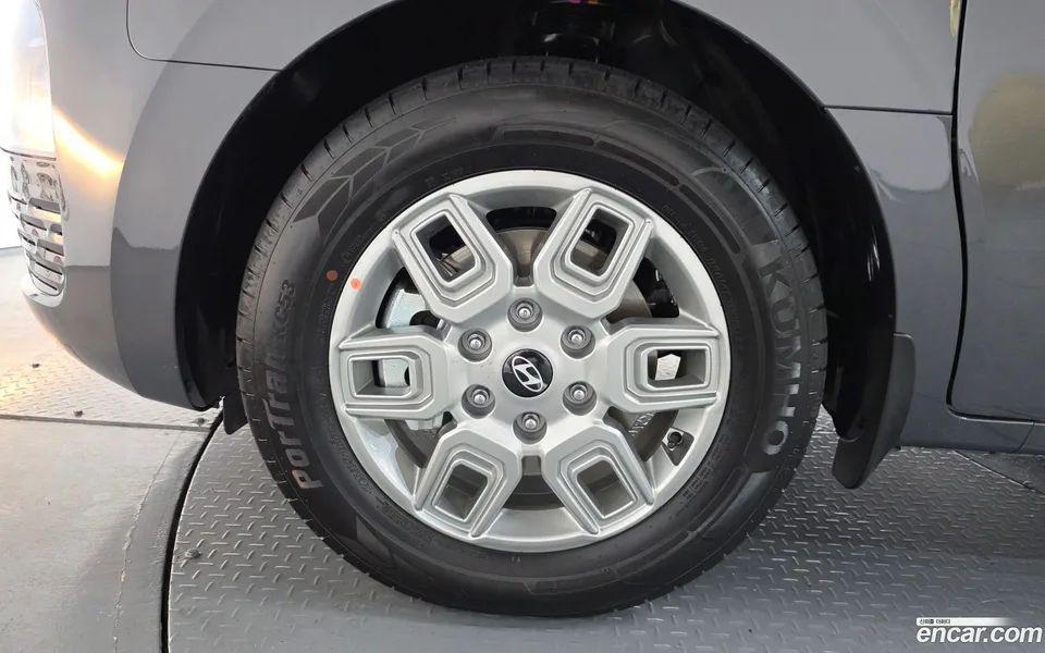 Hyundai Staria HEV 1.6 5 2025 — миниатюра 5