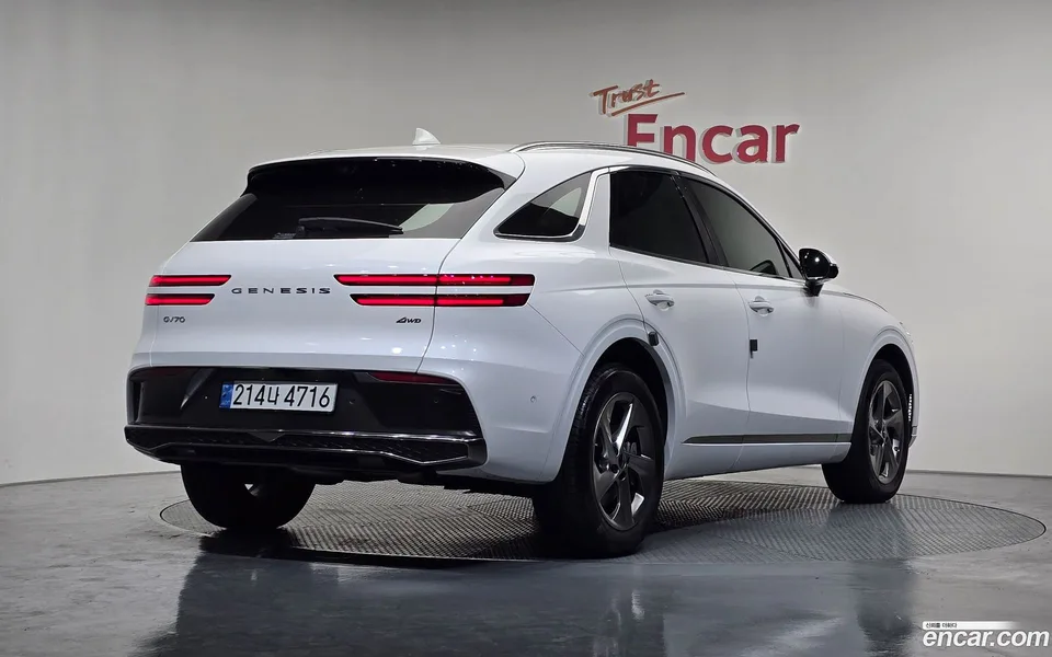 Genesis GV70 2.5T AWD 2024 — миниатюра 2