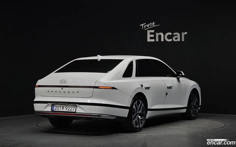 Hyundai Grandeur 2.5 2WD 2024 — миниатюра 2