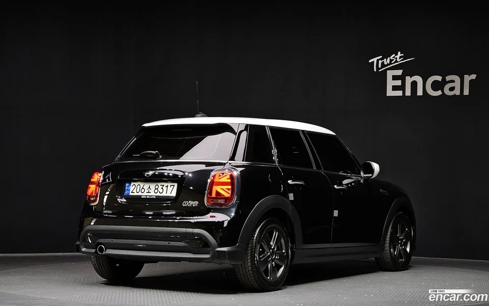 MINI Cooper 5 2022 — миниатюра 2