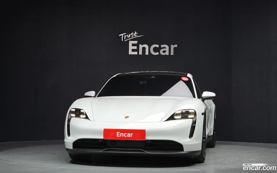 Porsche Taycan 2022 — миниатюра 3