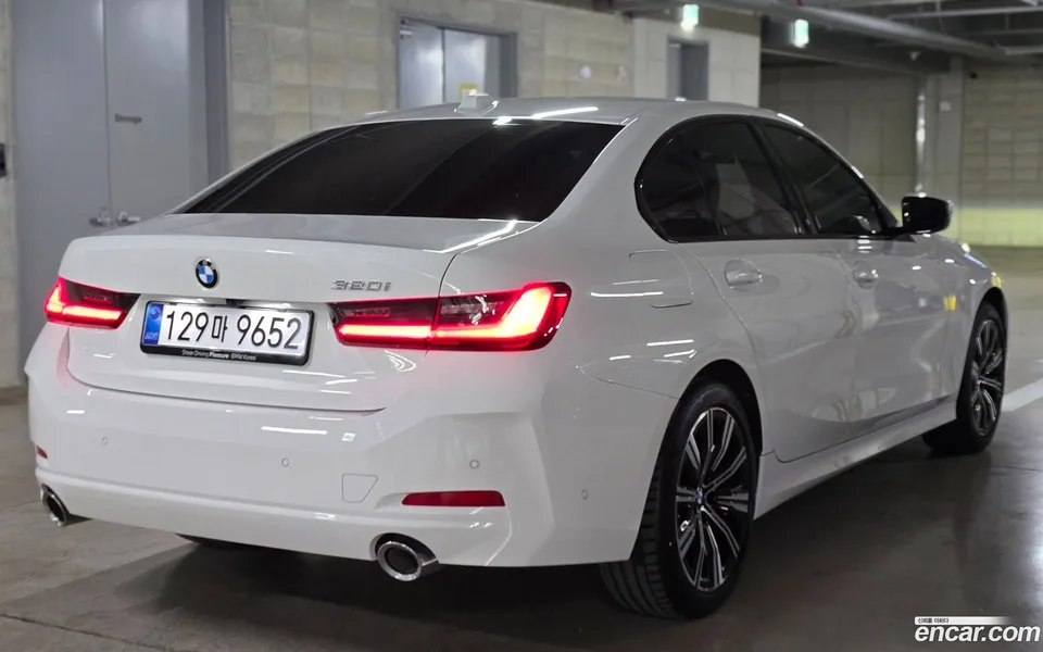 BMW 3 Series 320i 2025 — миниатюра 2