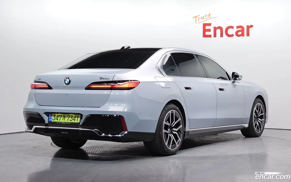 BMW 7 Series 740i xDrive M 2024 — миниатюра 2